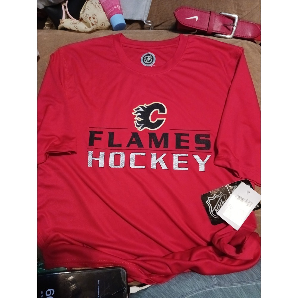 NEW NHL Boy's Short Sleeve Moisture Wicking Tee, Calgary Flames, Size XL (18)
